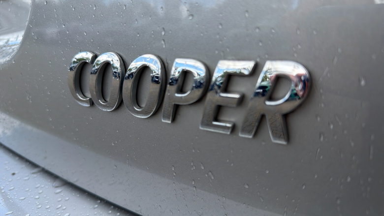 MINI Hatchback 1.5 Cooper Classic 5dr Auto Petrol Hatchback